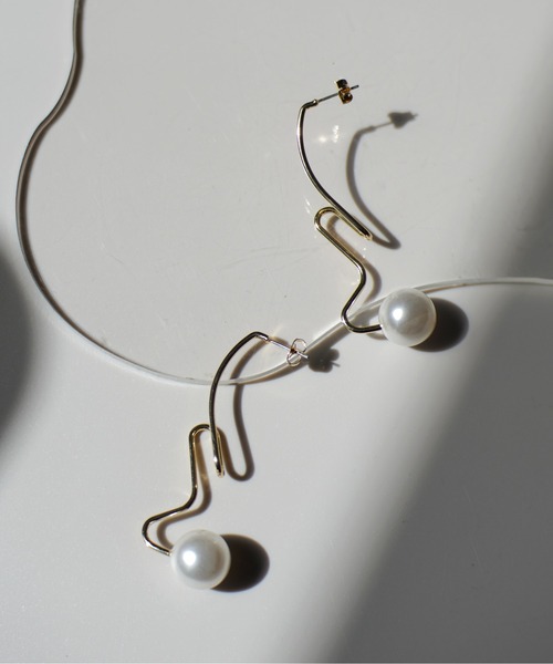 Port（ポート）の「メタル ニュアンス ライン パール ピアス_（ピアス（両耳用）・レディース・シルバー/ゴールド・FREE）」の4枚目の写真