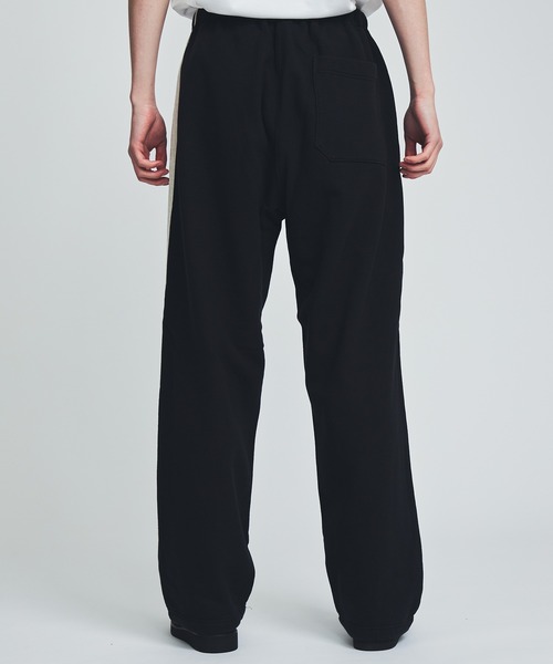 ANEI（アーネイ）の「ISLE JOGGER STRIPES / AN0222_S1004（スウェットパンツ・メンズ・ブラック・3/2）」の8枚目の写真