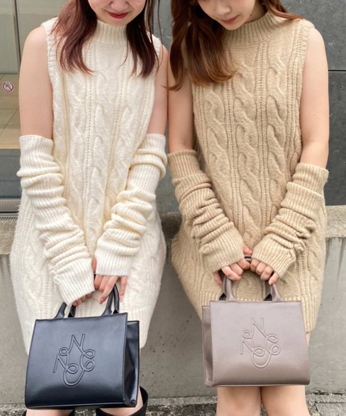 one after another NICE CLAUP（ワンアフターアナザーナイスクラップ）の「ロゴモチーフエンボスミニバック（ショルダーバッグ・レディース・ブラック/ピンク/アイボリー/モカ・FREE）」の20枚目の写真