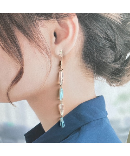 tone(トーン)の「【-lensa-】チェコガラスが連なるさっぱりピアス(MA)(ピアス(両耳用)・レディース・クリア・FREE)」の3枚目の写真