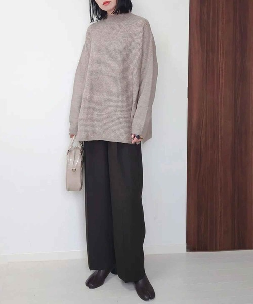 reca（レカ）の「ビッグシルエットハイネックニット（ニット/セーター・レディース・オートミール/ブラック/ベージュ/パープル・FREE）」の6枚目の写真