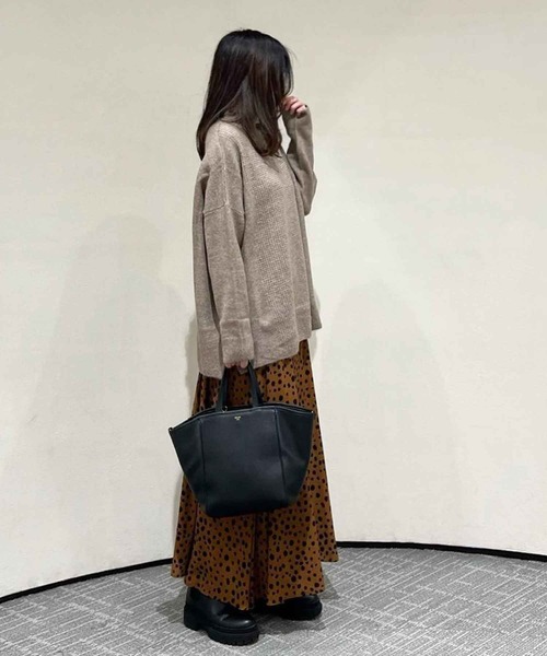 reca（レカ）の「ビッグシルエットハイネックニット（ニット/セーター・レディース・オートミール/ブラック/ベージュ/パープル・FREE）」の7枚目の写真