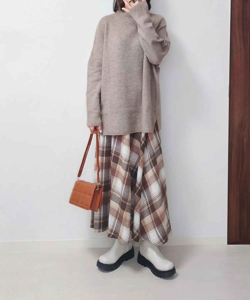 reca（レカ）の「ビッグシルエットハイネックニット（ニット/セーター・レディース・オートミール/ブラック/ベージュ/パープル・FREE）」の9枚目の写真