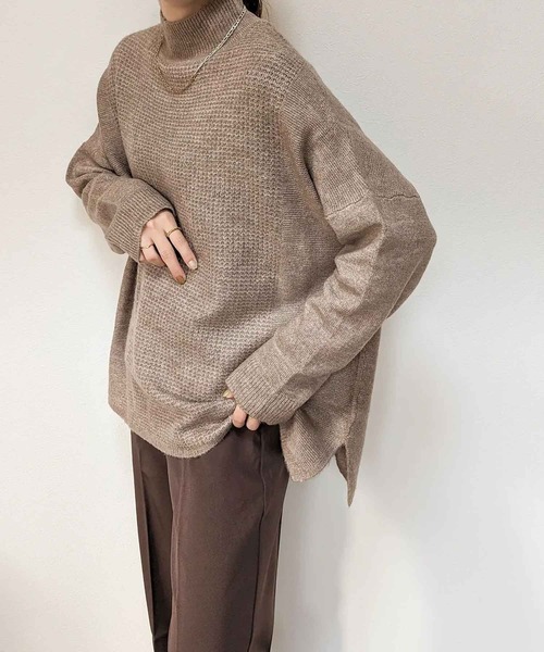 reca（レカ）の「ビッグシルエットハイネックニット（ニット/セーター・レディース・オートミール/ブラック/ベージュ/パープル・FREE）」の10枚目の写真