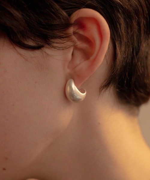 novice(ノーヴィス)の「【novice】Volume Pierce(ピアス(両耳用)・レディース・シルバー/ゴールド・FREE)」の2枚目の写真