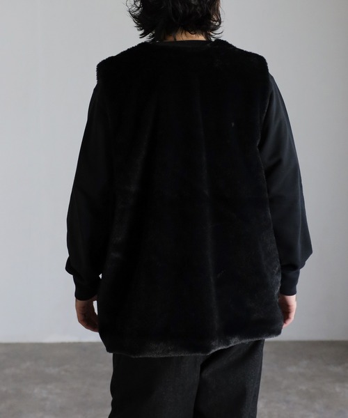 CREARE -LINO-（クレアーレリノ）の「ショートファーベスト<ユニセックス>（ベスト・メンズ・ブラック/ブラウン・M/L）」の9枚目の写真