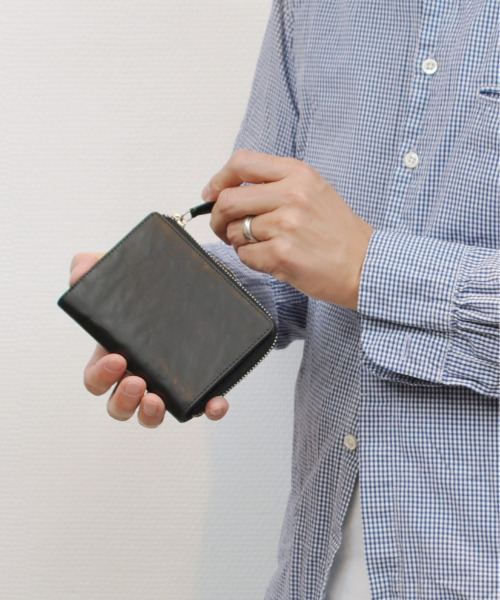 Otias(オティアス)の「Otias オティアス / オイルカウレザー二つ折り財布(財布・メンズ・ネイビー/ブルー/ブラック/オレンジ・FREE)」の10枚目の写真