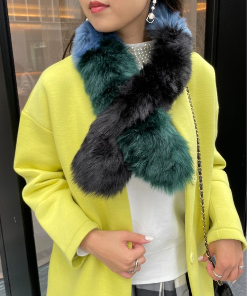 StyleSea(スタイルシー)の「3色フェイクファーティペット(マフラー・レディース・グリーン系その他/ブルー系その他/ブラック系その他・FREE)」の2枚目の写真