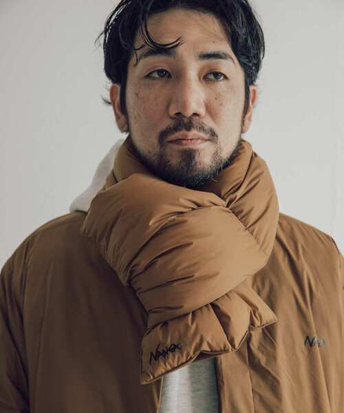 URBAN RESEARCH DOORS（アーバンリサーチドアーズ）の「『別注』NANGA×DOORS　ダウンマフラー（マフラー・メンズ・ブラック/オリーブ/チャコールグレー/カーキ・-）」の5枚目の写真