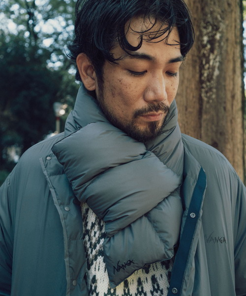 URBAN RESEARCH DOORS（アーバンリサーチドアーズ）の「『別注』NANGA×DOORS　ダウンマフラー（マフラー・メンズ・ブラック/オリーブ/チャコールグレー/カーキ・-）」の13枚目の写真