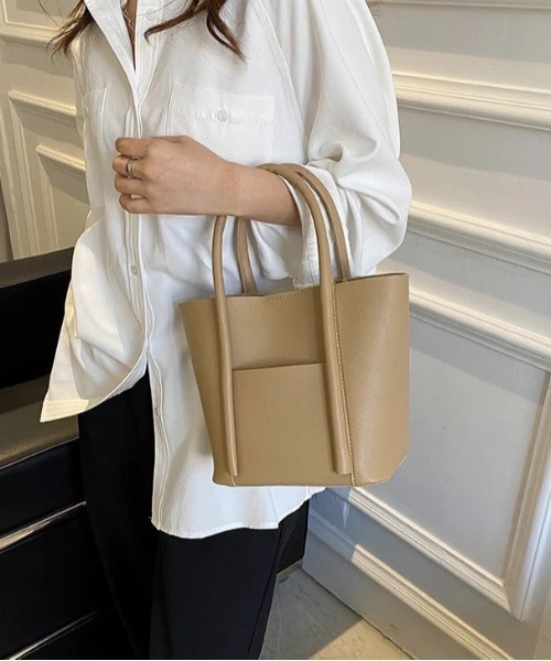 ammy.（エイミードット）の「【 ammy. / エイミードット 】 スクエア ライト ミニ ハンドバッグ（ハンドバッグ・レディース・ベージュ/ブラック/ブラウン/アイボリー/キャメル・FREE）」の17枚目の写真