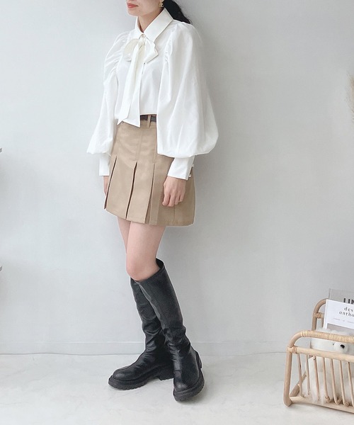 AS KNOW AS plus(アズノゥアズプラス)の「○パールボタン ボウタイブラウス(シャツ/ブラウス・レディース・ブルー/ブラック系その他/オフホワイト/ホワイト系その他/ベージュ系その他・FREE)」の17枚目の写真