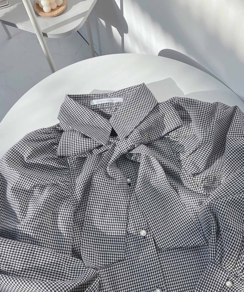 AS KNOW AS plus(アズノゥアズプラス)の「○パールボタン ボウタイブラウス(シャツ/ブラウス・レディース・ブルー/ブラック系その他/オフホワイト/ホワイト系その他/ベージュ系その他・FREE)」の12枚目の写真