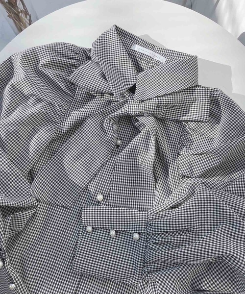 AS KNOW AS plus(アズノゥアズプラス)の「○パールボタン ボウタイブラウス(シャツ/ブラウス・レディース・ブルー/ブラック系その他/オフホワイト/ホワイト系その他/ベージュ系その他・FREE)」の13枚目の写真