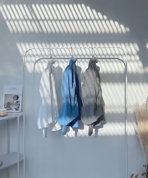 AS KNOW AS plus(アズノゥアズプラス)の「○パールボタン ボウタイブラウス(シャツ/ブラウス・レディース・ブルー/ブラック系その他/オフホワイト/ホワイト系その他/ベージュ系その他・FREE)」の20枚目の写真