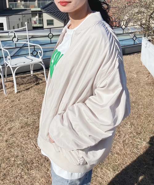 AS KNOW AS plus(アズノゥアズプラス)の「○ギャザーボリューム袖MA-1(MA-1・レディース・ライトカーキ/アイボリー/ブラック・FREE)」の14枚目の写真