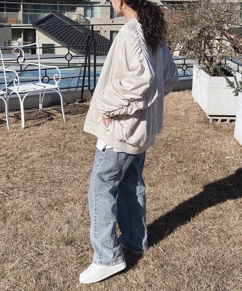 AS KNOW AS plus(アズノゥアズプラス)の「○ギャザーボリューム袖MA-1(MA-1・レディース・ライトカーキ/アイボリー/ブラック・FREE)」の8枚目の写真