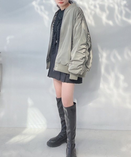 AS KNOW AS plus(アズノゥアズプラス)の「○ギャザーボリューム袖MA-1(MA-1・レディース・ライトカーキ/アイボリー/ブラック・FREE)」の20枚目の写真