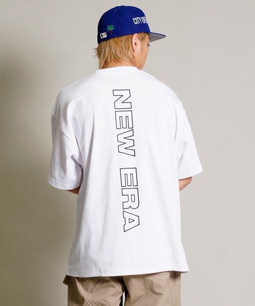 NEW ERA(ニューエラ)の「【 ムラサキスポーツ別注】NEW ERA/ニューエラ Rear Vertical Logo オーバーサイズ バックロゴプリントTシャツ 13717526/13717527/13717528(Tシャツ/カットソー・メンズ・ホワイト/ブラック/カーキ・M/XXL/L/XL)」の5枚目の写真