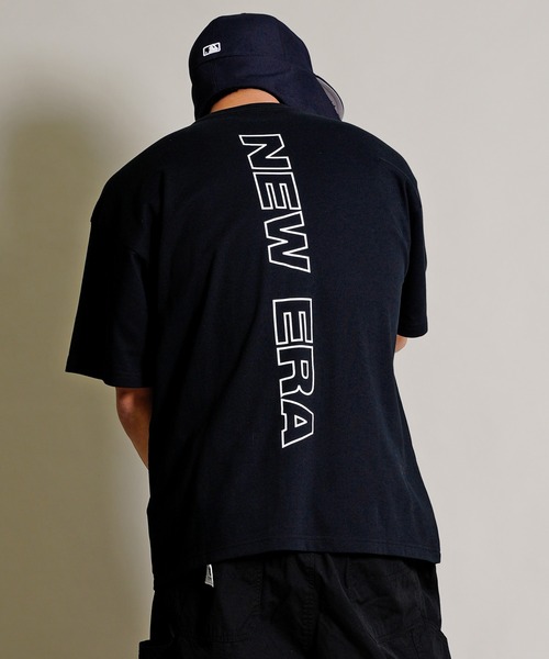 NEW ERA(ニューエラ)の「【 ムラサキスポーツ別注】NEW ERA/ニューエラ Rear Vertical Logo オーバーサイズ バックロゴプリントTシャツ 13717526/13717527/13717528(Tシャツ/カットソー・メンズ・ホワイト/ブラック/カーキ・M/XXL/L/XL)」の13枚目の写真