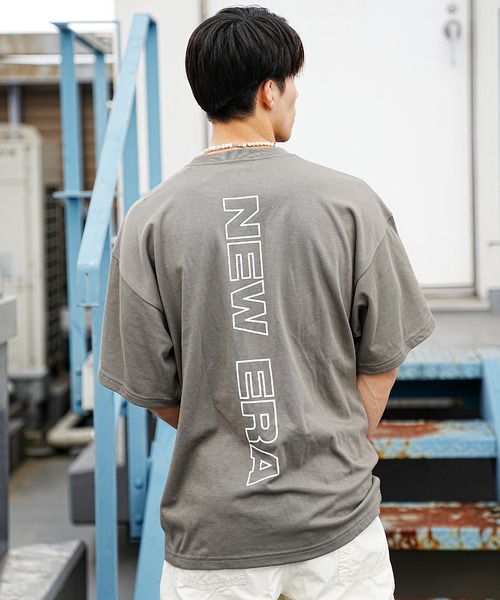 NEW ERA(ニューエラ)の「【 ムラサキスポーツ別注】NEW ERA/ニューエラ Rear Vertical Logo オーバーサイズ バックロゴプリントTシャツ 13717526/13717527/13717528(Tシャツ/カットソー・メンズ・ホワイト/ブラック/カーキ・M/XXL/L/XL)」の21枚目の写真