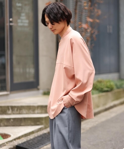 a.v.v(アーヴェヴェ)の「【防シワ/ストレッチ】ワンサイズドルマンシャツ(シャツ/ブラウス・メンズ・グリーン/ベージュ/ミント/オレンジ・53)」の5枚目の写真