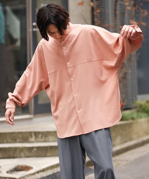 a.v.v(アーヴェヴェ)の「【防シワ/ストレッチ】ワンサイズドルマンシャツ(シャツ/ブラウス・メンズ・グリーン/ベージュ/ミント/オレンジ・53)」の14枚目の写真