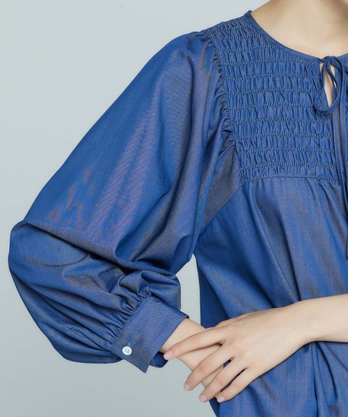 F by ROSSO(エフバイロッソ)の「『UR TECH WORKLUXE』F by ROSSO デニムシャーリングワンピース(ワンピース・レディース・インディゴブルー/ライトインディゴブルー・FREE)」の11枚目の写真