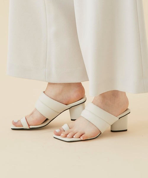 CITY TOKYO（シティトウキョウ）の「トライアングルヒールパフィーサンダル（サンダル・レディース・オフホワイト/シルバー/ブラック・1/2）」の10枚目の写真