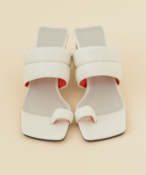 CITY TOKYO（シティトウキョウ）の「トライアングルヒールパフィーサンダル（サンダル・レディース・オフホワイト/シルバー/ブラック・1/2）」の16枚目の写真