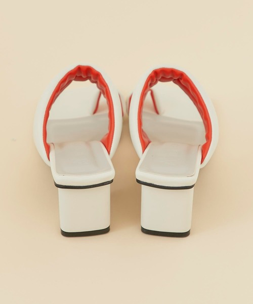 CITY TOKYO（シティトウキョウ）の「トライアングルヒールパフィーサンダル（サンダル・レディース・オフホワイト/シルバー/ブラック・1/2）」の22枚目の写真