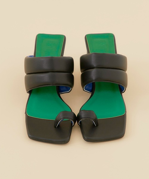 CITY TOKYO（シティトウキョウ）の「トライアングルヒールパフィーサンダル（サンダル・レディース・オフホワイト/シルバー/ブラック・1/2）」の17枚目の写真