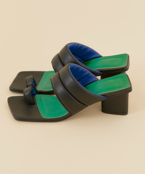 CITY TOKYO（シティトウキョウ）の「トライアングルヒールパフィーサンダル（サンダル・レディース・オフホワイト/シルバー/ブラック・1/2）」の20枚目の写真