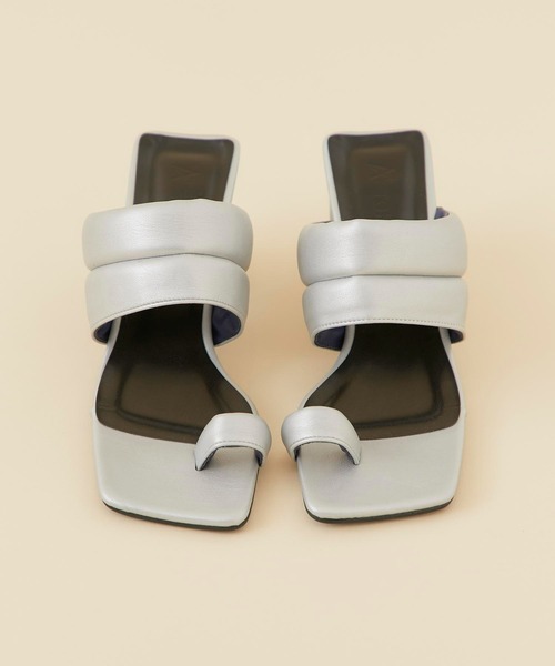 CITY TOKYO（シティトウキョウ）の「トライアングルヒールパフィーサンダル（サンダル・レディース・オフホワイト/シルバー/ブラック・1/2）」の18枚目の写真