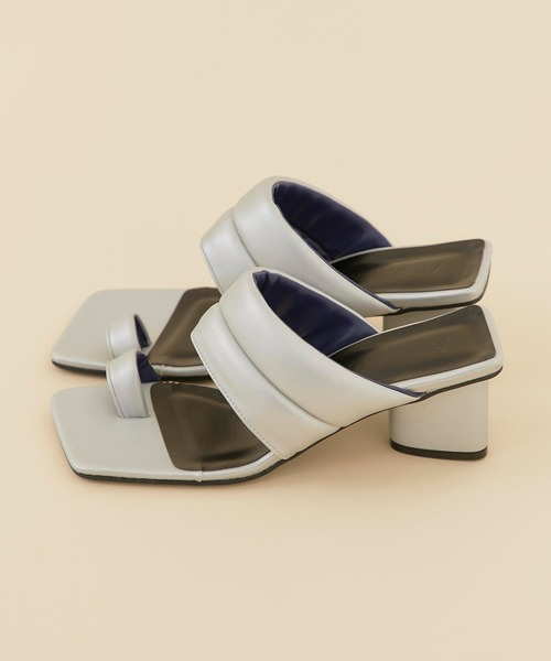 CITY TOKYO（シティトウキョウ）の「トライアングルヒールパフィーサンダル（サンダル・レディース・オフホワイト/シルバー/ブラック・1/2）」の21枚目の写真