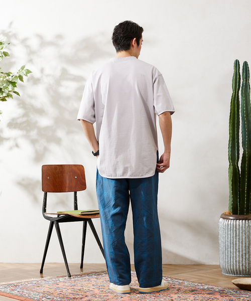 JOURNAL STANDARD relume(ジャーナルスタンダード レリューム)の「レイヤードラウンド スリットTシャツ(Tシャツ/カットソー・メンズ・ホワイト/チャコールグレー/ベージュ系その他/ライトグレー/ピンク・LARGE/MEDIUM/SMALL)」の15枚目の写真