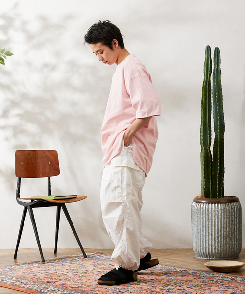 JOURNAL STANDARD relume(ジャーナルスタンダード レリューム)の「レイヤードラウンド スリットTシャツ(Tシャツ/カットソー・メンズ・ホワイト/チャコールグレー/ベージュ系その他/ライトグレー/ピンク・LARGE/MEDIUM/SMALL)」の6枚目の写真