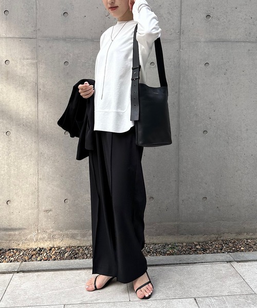 COLLAGE GALLARDAGALANTE（コラージュガリャルダガランテ）の「裾切替ロンT/WEB限定カラー展開（Tシャツ/カットソー・レディース・オフホワイト/ベージュ/ブラック/ネイビー/チャコールグレー/カーキ/パープル・FREE）」の22枚目の写真