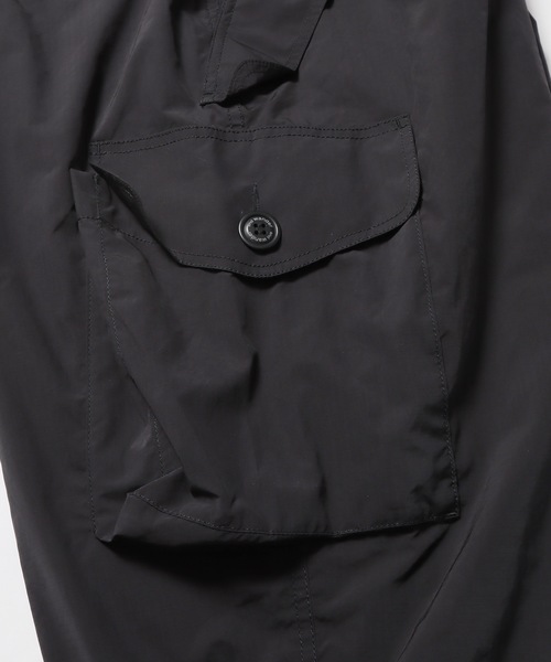 and wander(アンドワンダー)の「and wander/アンドワンダー oversized cargo pants カーゴパンツ(カーゴパンツ・メンズ・ブラック/カーキ・XL/L/M)」の4枚目の写真