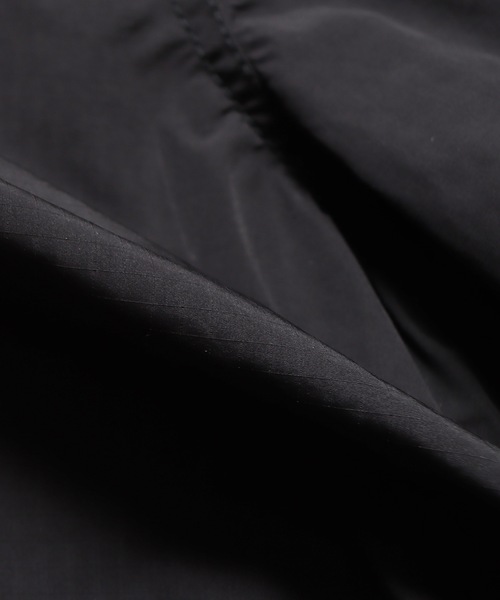 and wander(アンドワンダー)の「and wander/アンドワンダー oversized cargo pants カーゴパンツ(カーゴパンツ・メンズ・ブラック/カーキ・XL/L/M)」の5枚目の写真