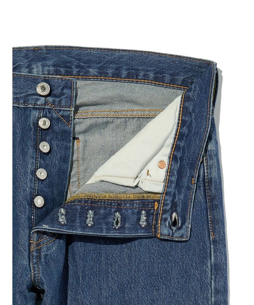 Levi's（リーバイス）の「Levi's/リーバイス 501(R)オリジナル ストレートフィット（デニムパンツ・メンズ・インディゴブルー・29inch/33inch/36inch/30inch/32inch/31inch/34inch/28inch/W30 L32/W31 L32/W32 L32/W33 L32/W34 L32/W36 L32/W28 L32/W29 L32）」の6枚目の写真