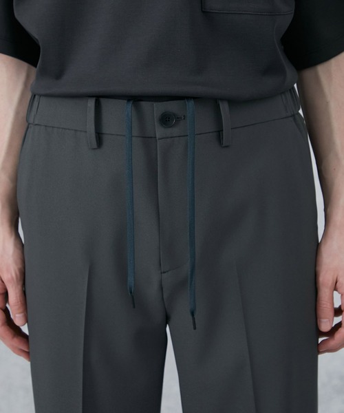 PUBLIC TOKYO(パブリックトウキョウ)の「エバークリーススリムテーパードスラックス(スラックス・メンズ・ダークグレー/ベージュ/ブラック・1/2/3)」の21枚目の写真