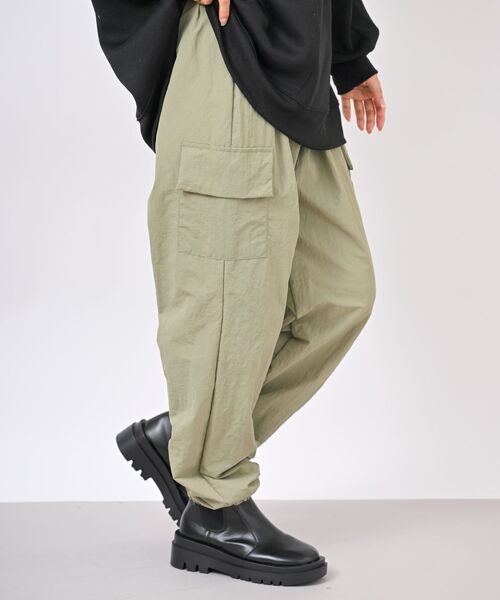 rps(アールピーエス)の「ナイロンカーゴパンツ(カーゴパンツ・レディース・ブラック/アイボリー/ライトカーキ・フリー)」の3枚目の写真