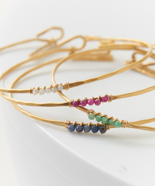 collex（コレックス）の「【Ljud/ユード】5grain天然石バングル ゴールド（バングル/リストバンド・レディース・ホワイト/ブルー/レッド/エメラルド・フリー）」の7枚目の写真