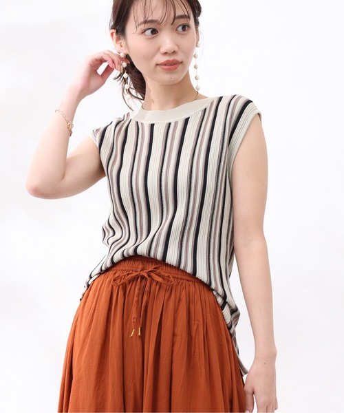 Chez toi(シェトワ)の「ランダムストライプノースリプルオーバー(ニット/セーター・レディース・ブラック/ベージュ/ブルー・FREE)」の3枚目の写真