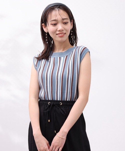 Chez toi(シェトワ)の「ランダムストライプノースリプルオーバー(ニット/セーター・レディース・ブラック/ベージュ/ブルー・FREE)」の7枚目の写真