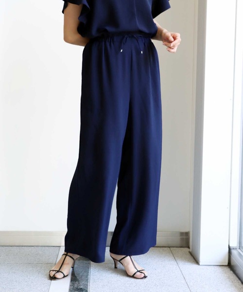 Jines(ジネス)の「ポリラクシーギャザーワイドパンツ(その他パンツ・レディース・ネイビー/イエロー/ブルー・38)」の2枚目の写真