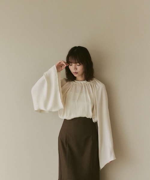 moi tytto（モイテュット）の「フレアスリーブギャザーブラウス（シャツ/ブラウス・レディース・ナチュラル/ブラック/キャメル・FREE）」の13枚目の写真