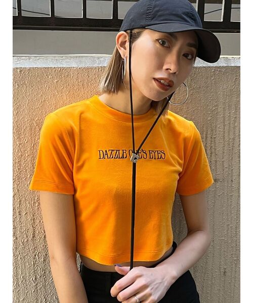 EMODA（エモダ）の「エンブロイダリーベロアトップス（Tシャツ/カットソー・レディース・ブラック/ホワイト/オレンジ/グリーン・FREE）」の4枚目の写真