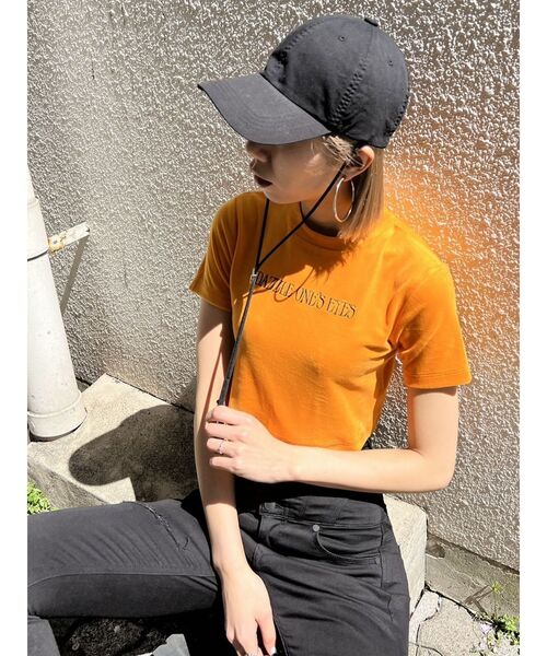 EMODA（エモダ）の「エンブロイダリーベロアトップス（Tシャツ/カットソー・レディース・ブラック/ホワイト/オレンジ/グリーン・FREE）」の15枚目の写真